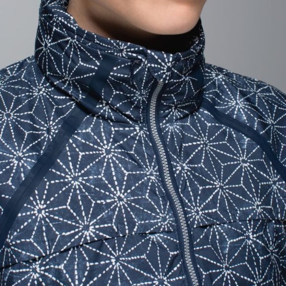 Lululemon Miss Misty Pullover Exploded Sashico Star Windbreak Rain Jacket Size 2 - Picture 4 of 13
